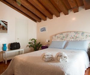 Apartment Deluxe Isola Di Mezzo Treviso Italy