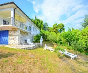 Spacious Holiday Home with Garden in Villaggio Taunus Numana Italy