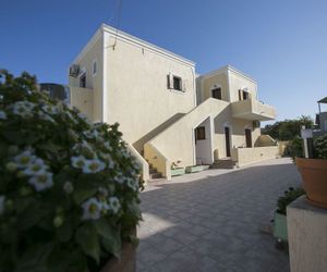 Vazeos Studios & Apartments Karterados Greece