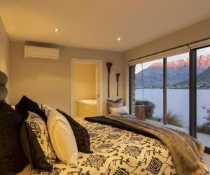 Kohanga Luxury Lakeside Villa by Touch of Spice Queenstown New Zealand