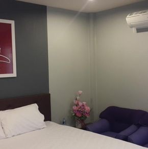 NearBy Hotel