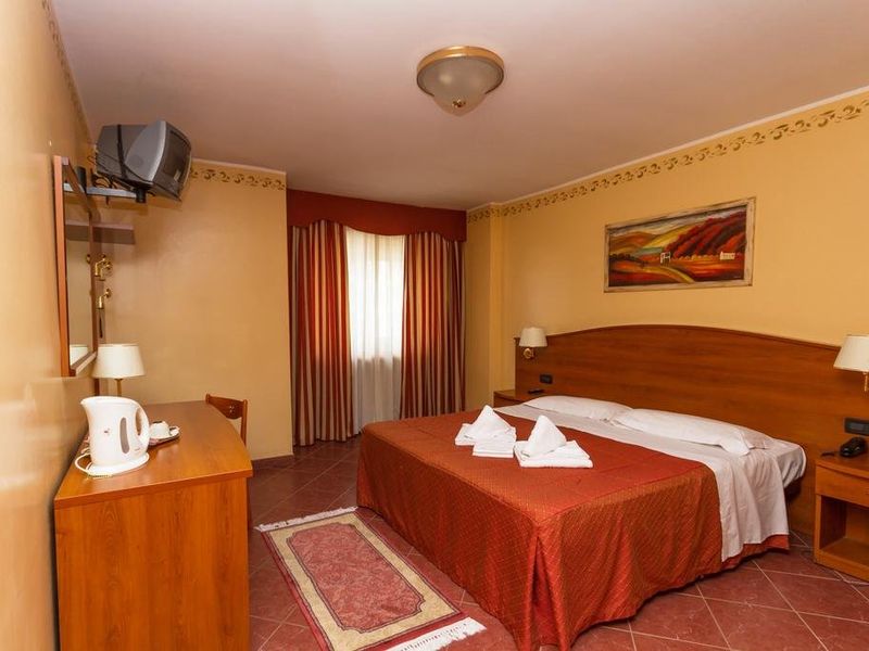 Hotel Photo 5