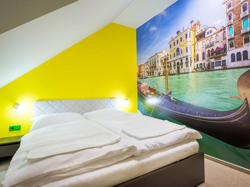 Hotel Photo 1