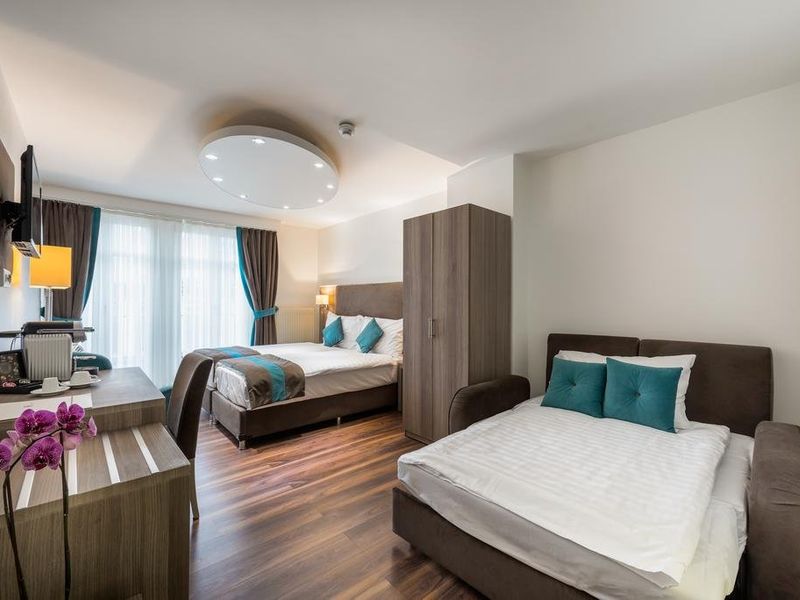 Hotel Photo 1