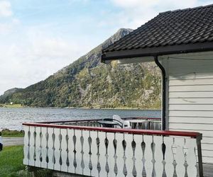 Three-Bedroom Holiday home in Selje 4 Selje kommune Norway