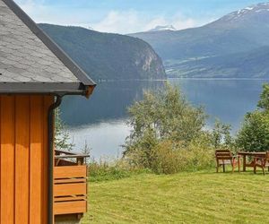 Three-Bedroom Holiday home in Utvik 1 Reed Norway