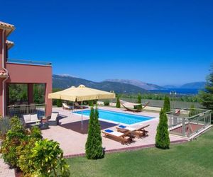 Villa Nireaus Sami Greece