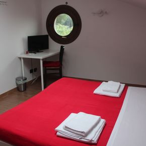 NearBy Hotel