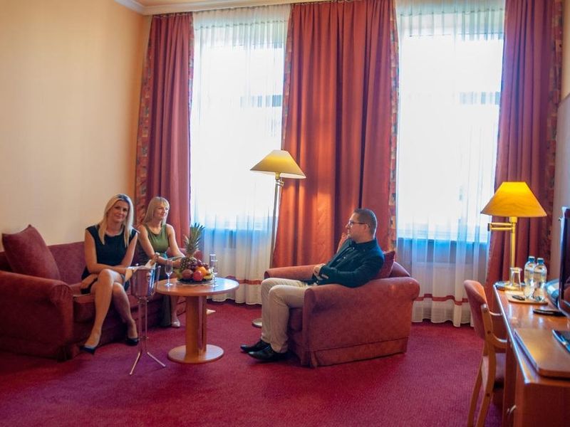 Hotel Photo 6