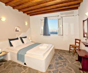 Parathyro sto Aigaio 2 - Small Suites Tinos Town Greece