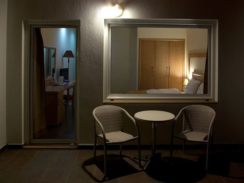 Hotel Photo 12