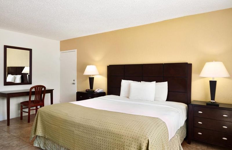 Days Inn by Wyndham St. Petersburg / Tampa Bay Area