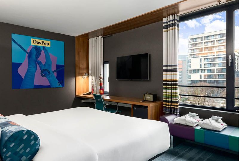 image of hotel Aloft Brussels Schuman