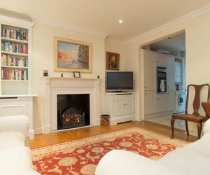 Veeve  Flat Ifield Road Kensington Kensington United Kingdom