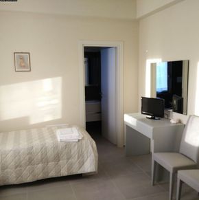 NearBy Hotel