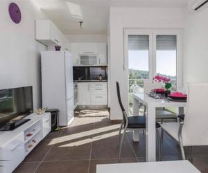 One-Bedroom Apartment Saldun with Sea View 09 Trogir Croatia