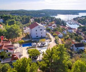 Six-Bedroom Holiday home Milna with Sea View 04 Milna Croatia