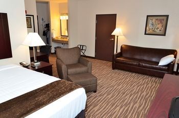 Photo of Cobblestone Inn & Suites - Clarion