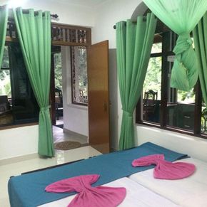 NearBy Hotel