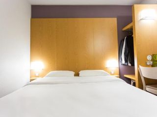 Hotel pic B&B HOTEL Niort Marais Poitevin