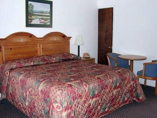 Hotel pic Red Carpet Inn & Suites Morgantown