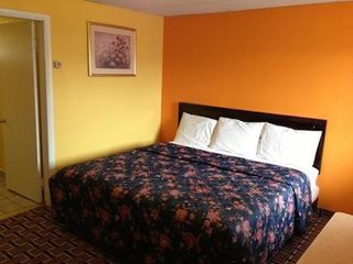 Hotel pic Red Carpet Inn Niagara Falls