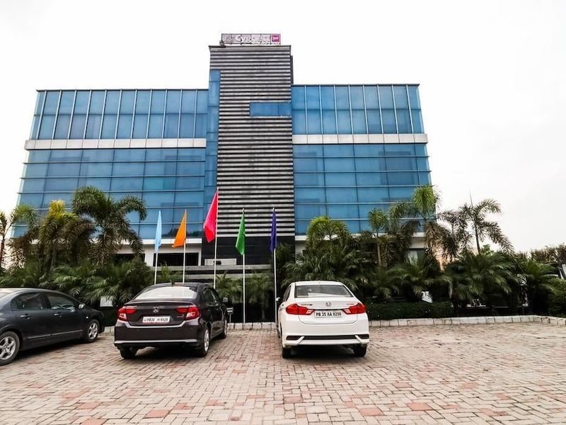 Hotel Photo 1