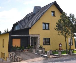 Small and cosy apartment in Frauenwald Thuringia with forest nearby Frauenwald Germany