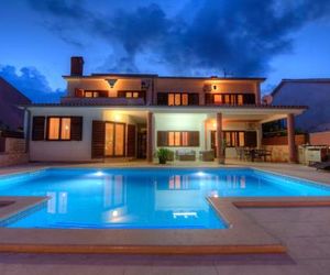 Villa Komel with Pool Fazana Croatia