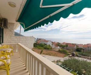 Apartments Simon Bol Croatia