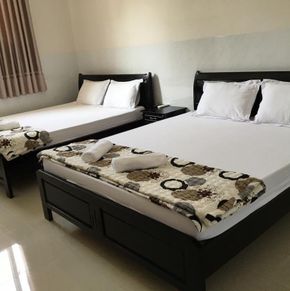NearBy Hotel