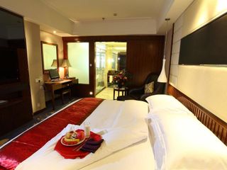 Фото отеля Xining Xingdingan Hotel