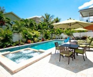 Blue Dolphin Inn - Skimmer Dow by RedAwning Anna Maria Island United States