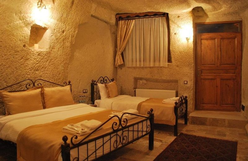 Emit Cave Hotel