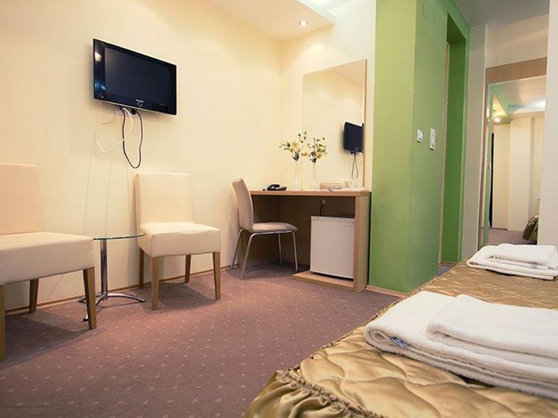 Hotel Photo 6