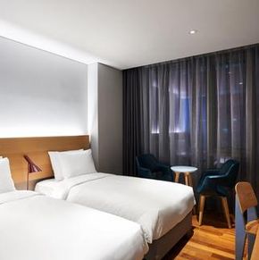 NearBy Hotel