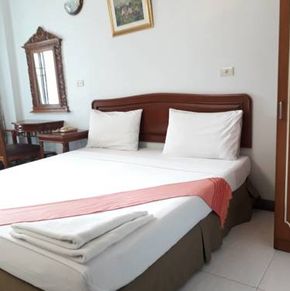 NearBy Hotel