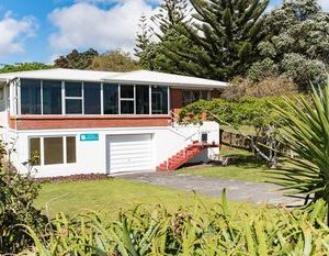 Te Tiriti Beach House Paihia New Zealand