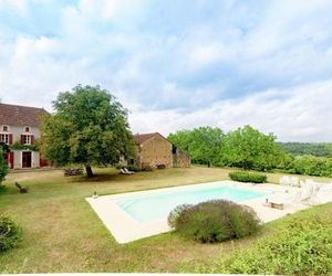Vintage Holiday Home in Montclera with Swimming Pool Frayssinet France