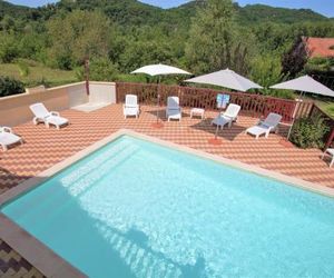 Spacious Holiday Home in Aquitaine with a Private Pool Carlux France