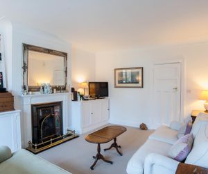 Veeve  4 Bedroom House With Garden Pensford Avenue Richmond Twickenham United Kingdom