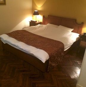 NearBy Hotel