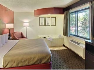 Hotel pic GrandStay Hotel & Suites of Traverse City
