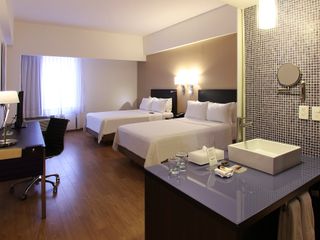 Фото отеля Fiesta Inn Tlalnepantla