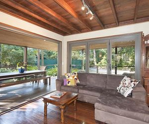 Buddhas Bungalow Suffolk Park Australia