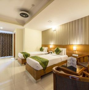 NearBy Hotel