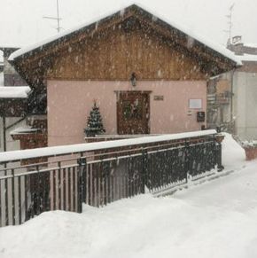 NearBy Hotel