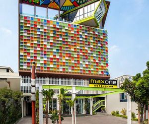 MaxOneHotels.com at Tidar Surabaya Indonesia