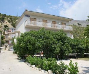 Apartments by the sea Duce (Omis) - 2731 Duce Croatia