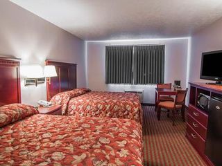 Hotel pic Bridgeway Inn & Suites